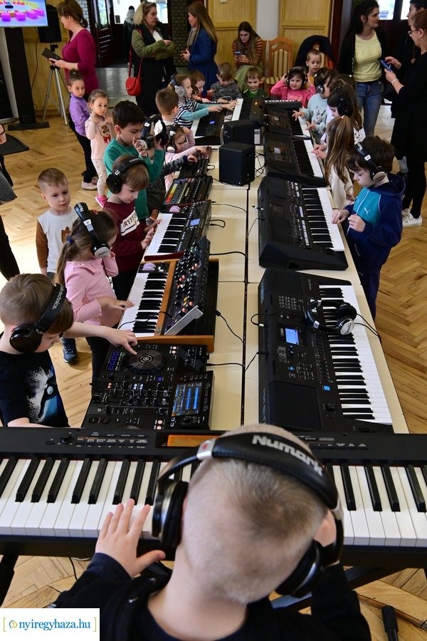 Hangszert a kézbe 2024