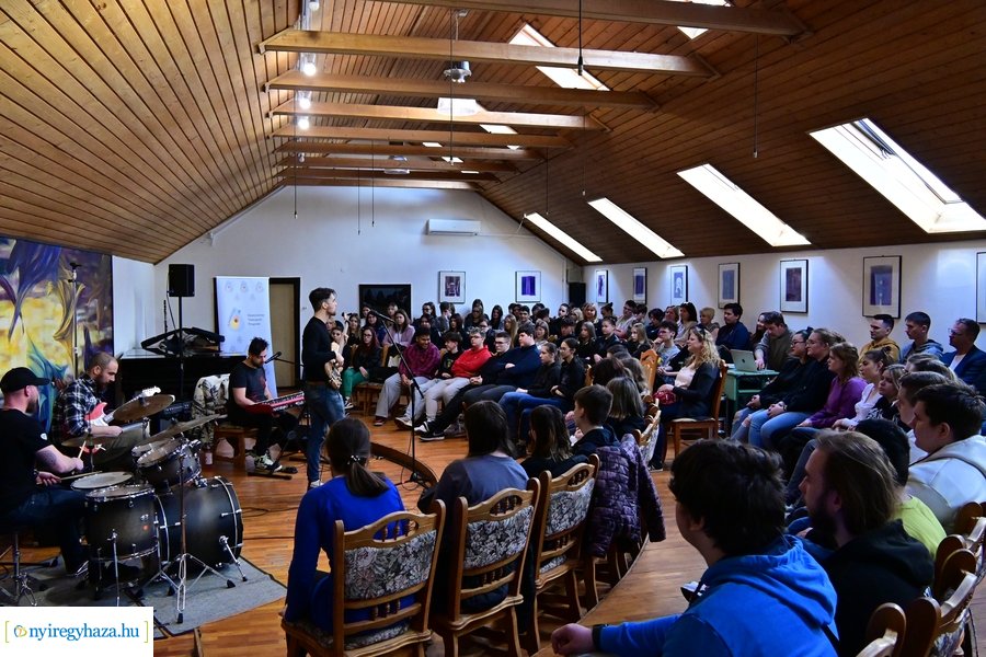 Hangszert a kézbe 2024