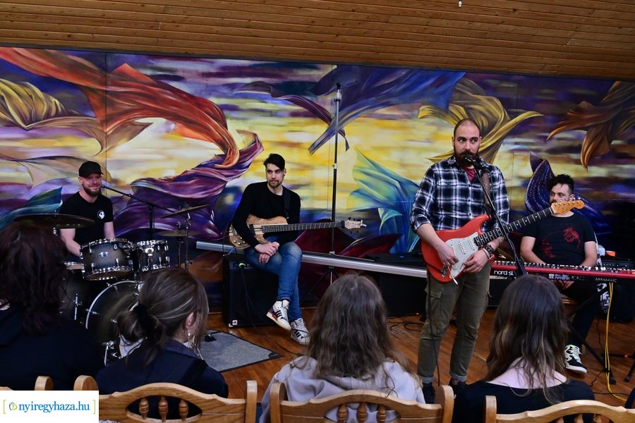 Hangszert a kézbe 2024