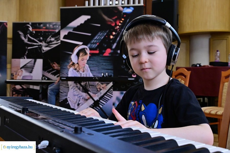 Hangszert a kézbe 2024