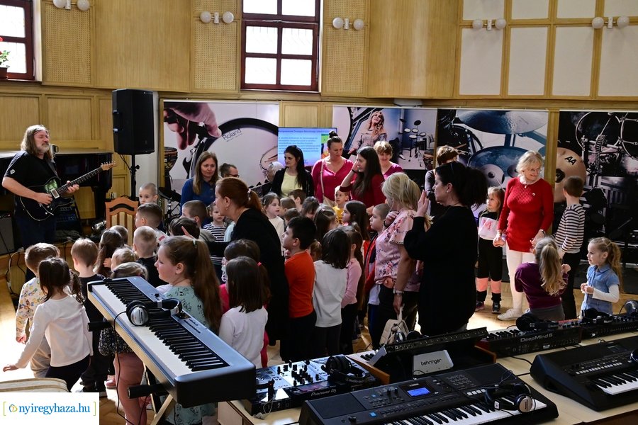 Hangszert a kézbe 2024