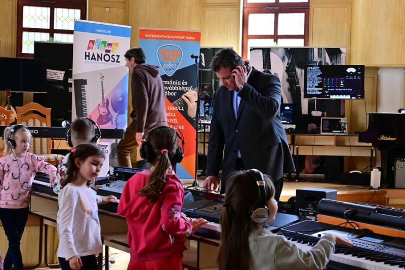 Hangszert a kézbe 2024