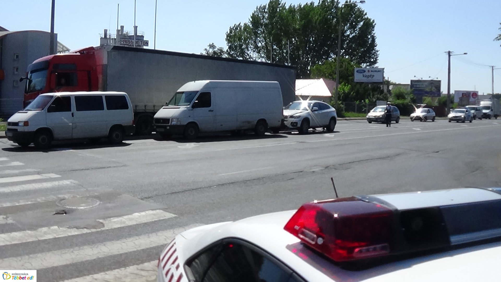 Hármas karambol a Debreceni úton