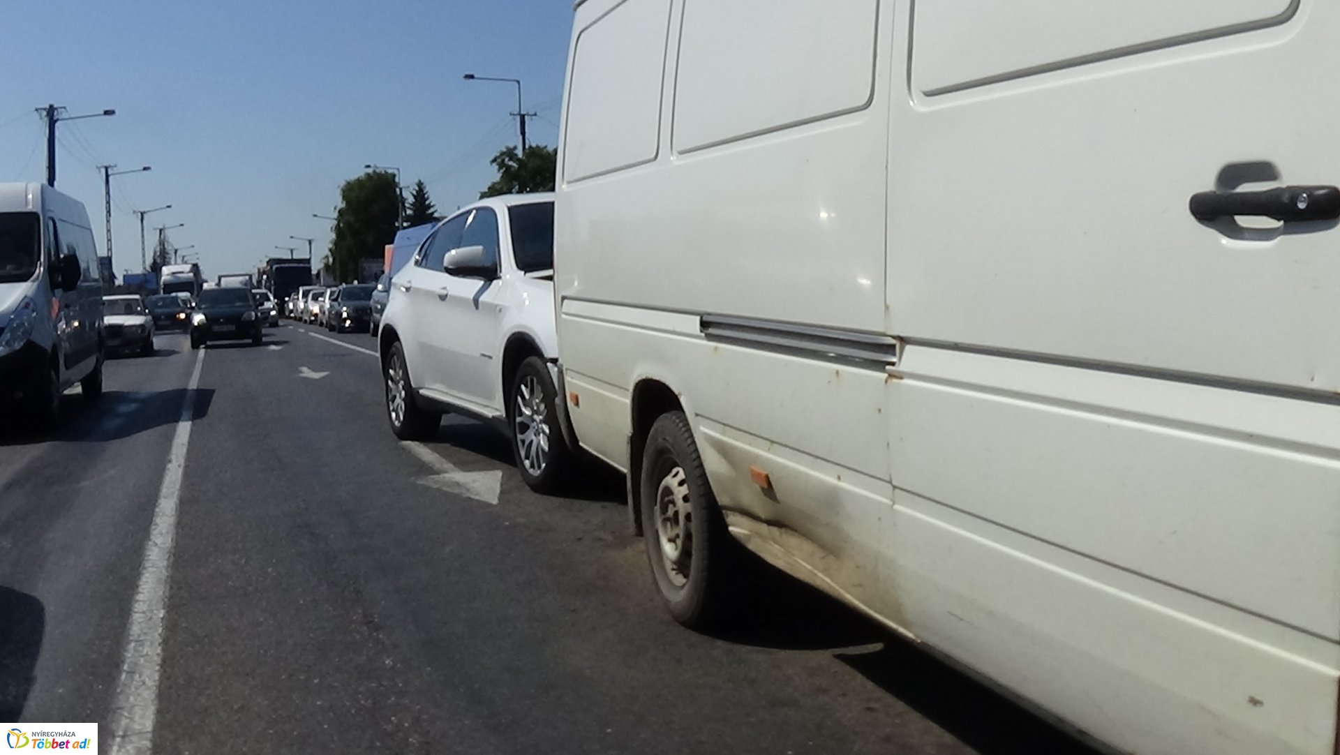 Hármas karambol a Debreceni úton