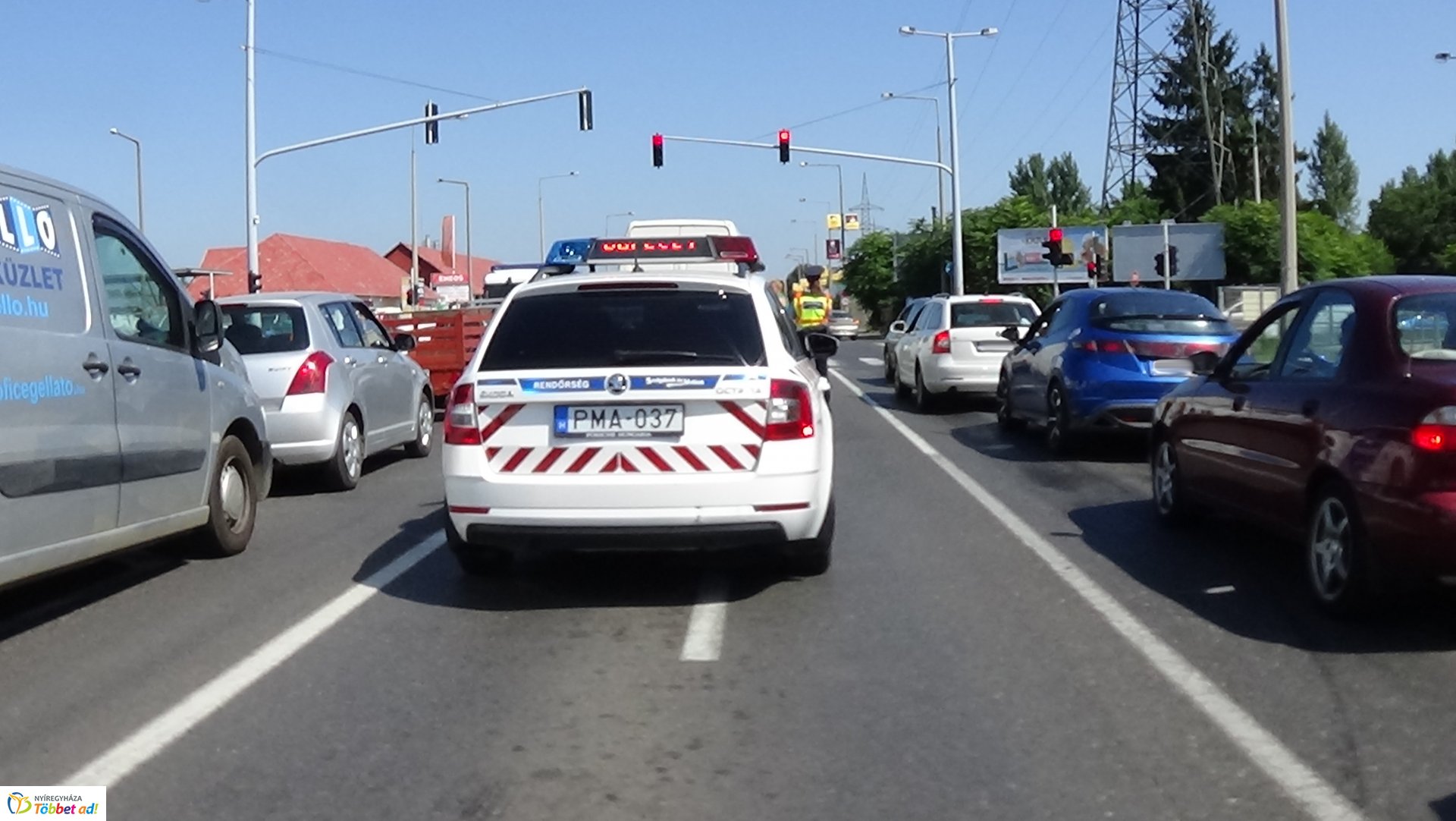 Hármas karambol a Debreceni úton