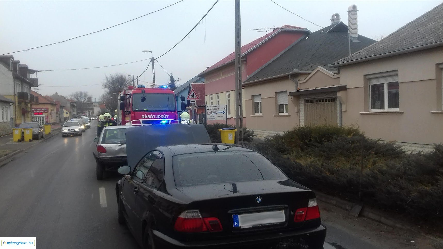 Hármas karambol a Kállói úton