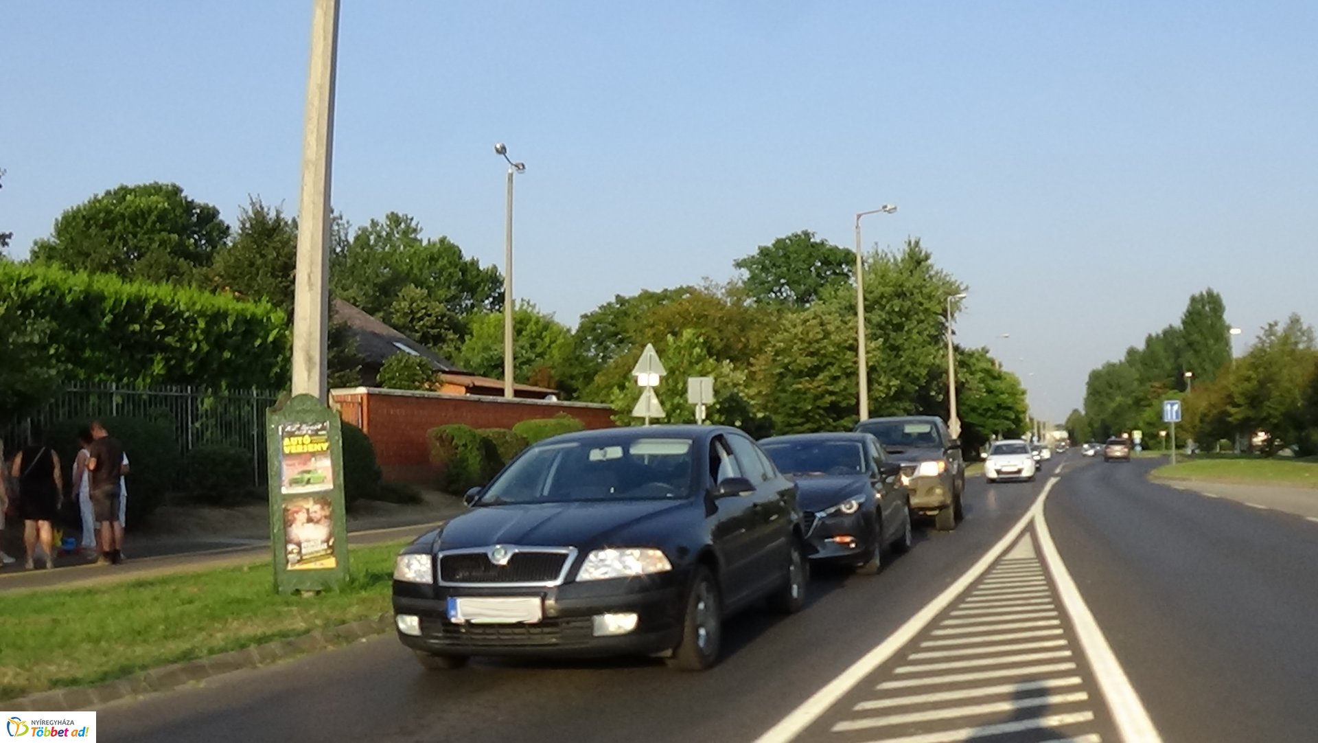 Hármas karambol a Kosbor utcán