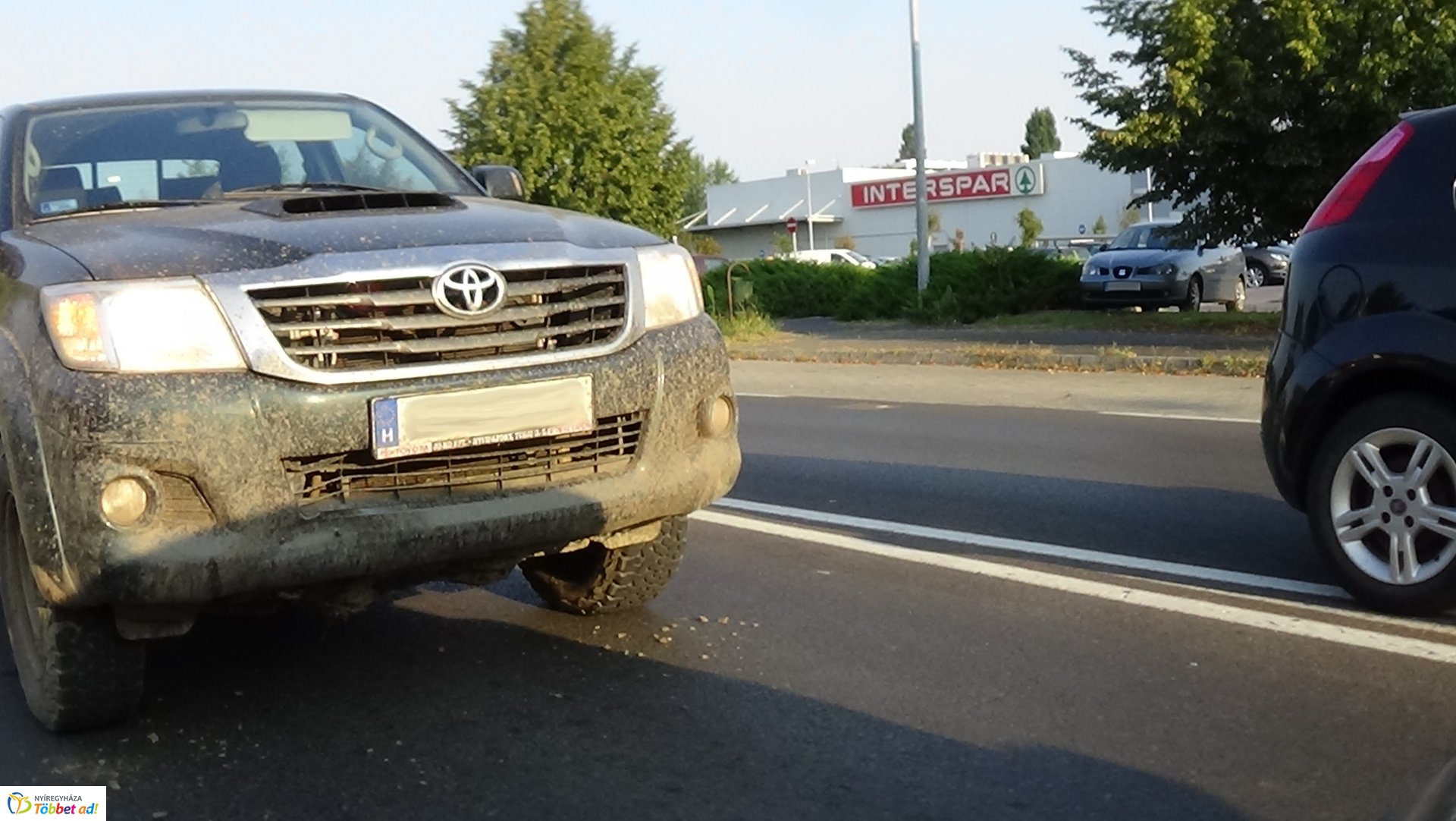 Hármas karambol a Kosbor utcán