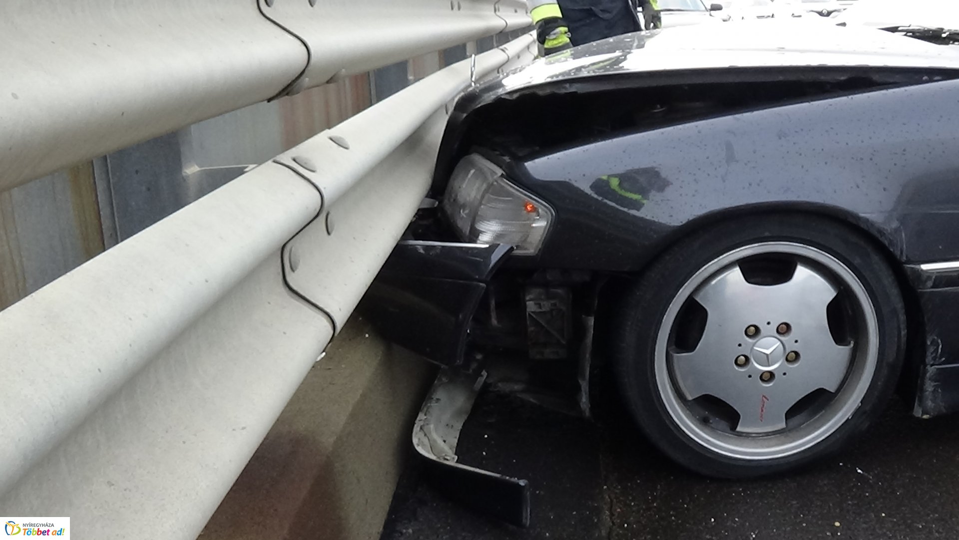 Hármas karambol történt a Debreceni úti felüljárón 