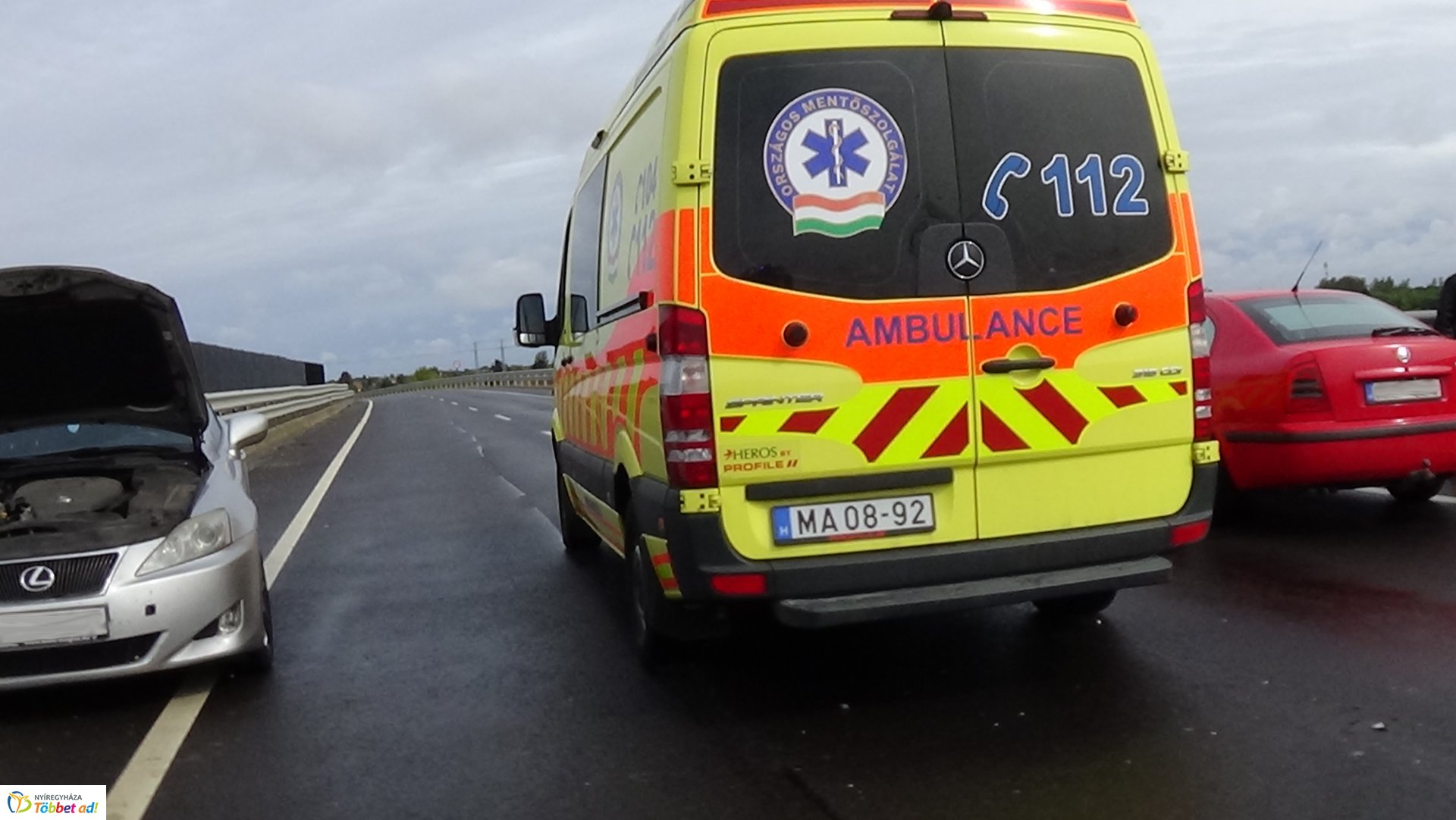Hármas karambol történt a Debreceni úti felüljárón 