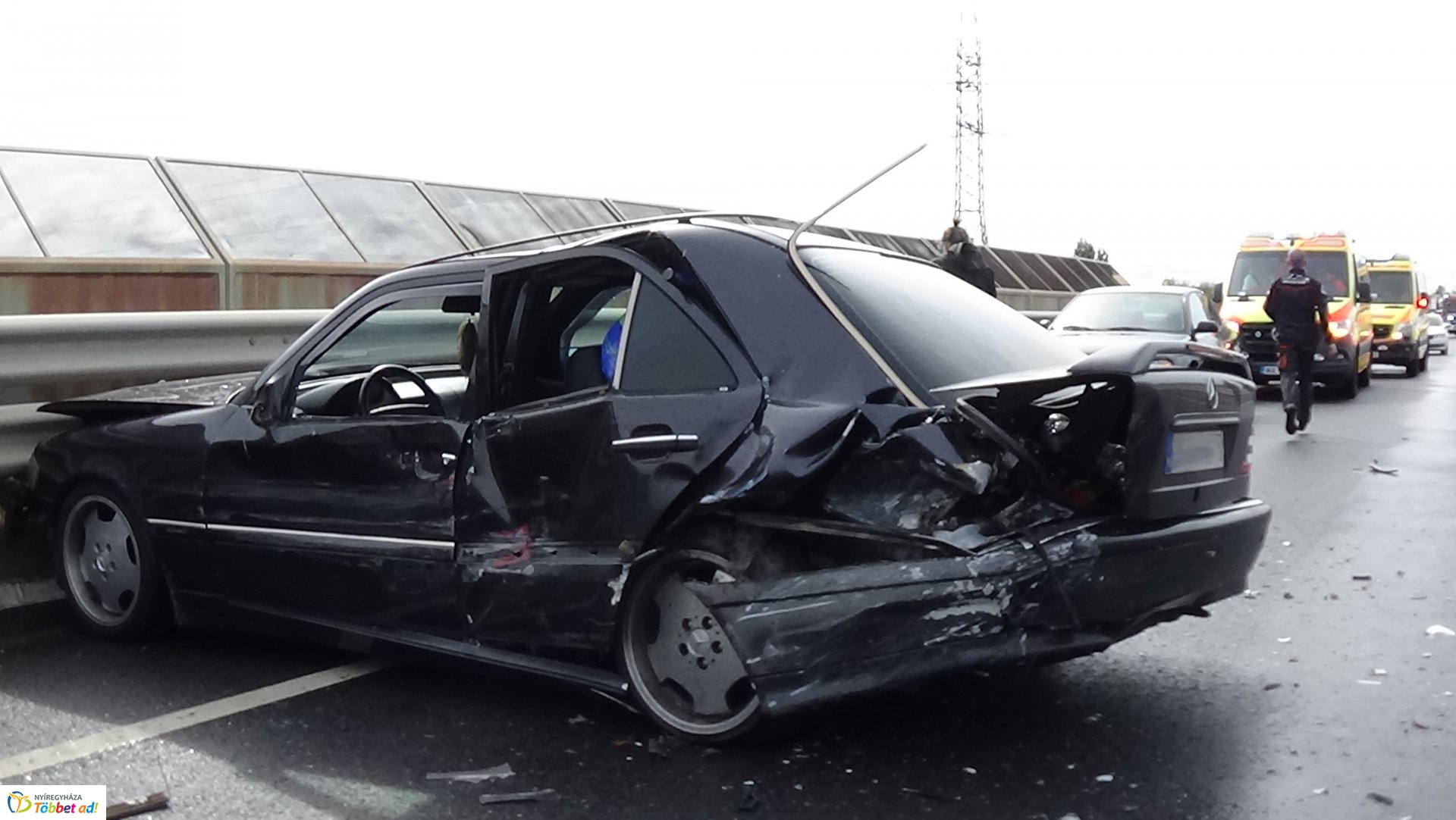 Hármas karambol történt a Debreceni úti felüljárón 