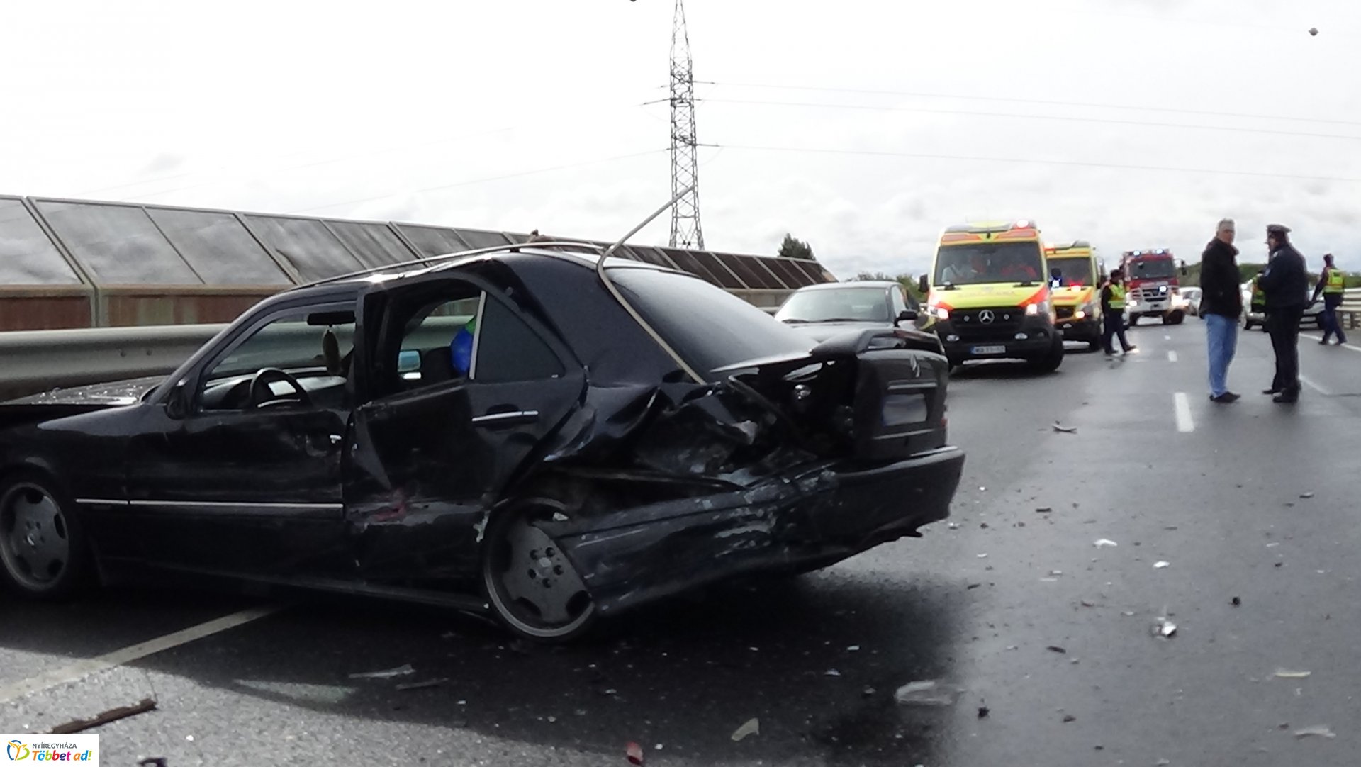 Hármas karambol történt a Debreceni úti felüljárón 