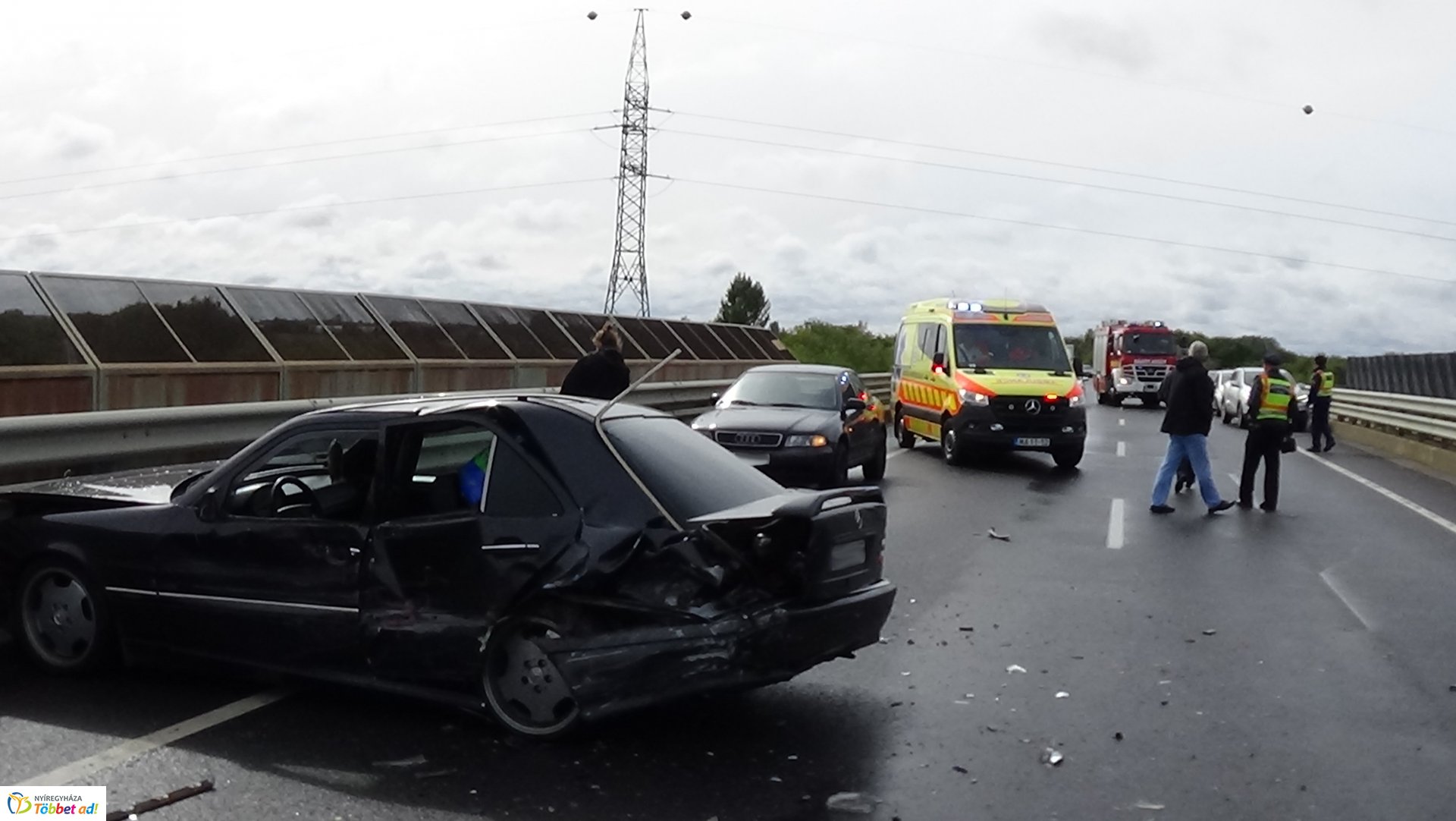 Hármas karambol történt a Debreceni úti felüljárón 