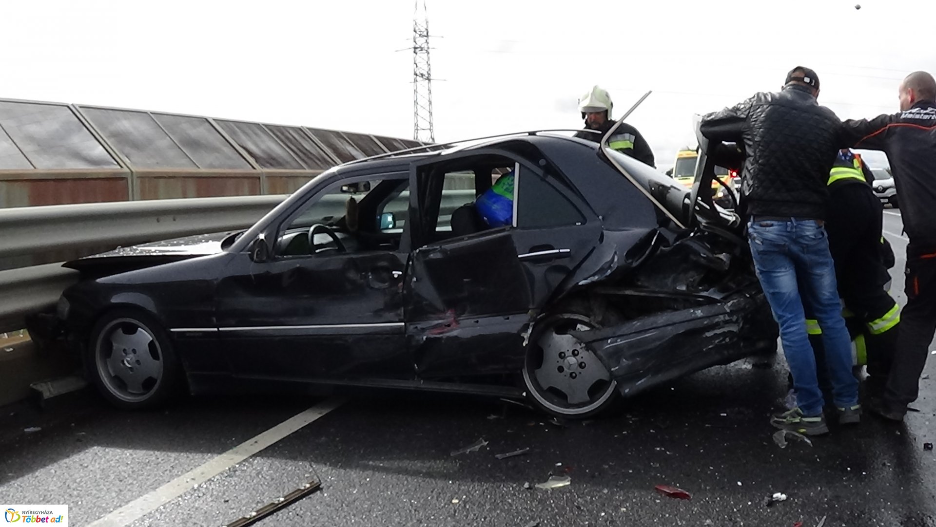 Hármas karambol történt a Debreceni úti felüljárón 