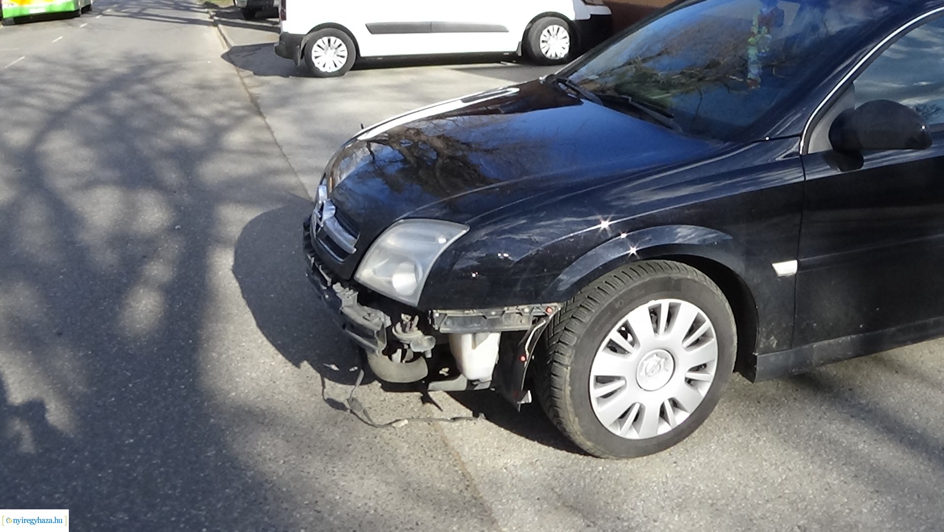 Hármas karambol történt szerda délután