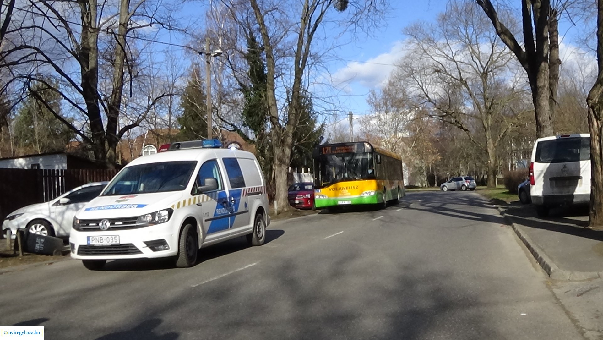 Hármas karambol történt szerda délután