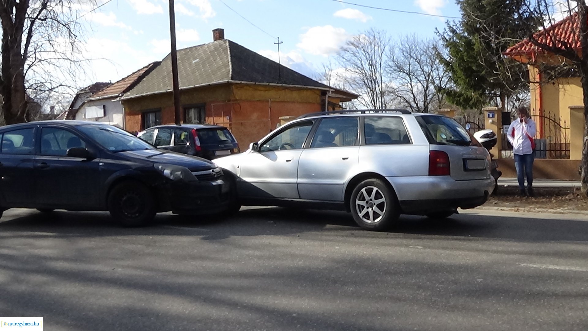Hármas karambol történt szerda délután