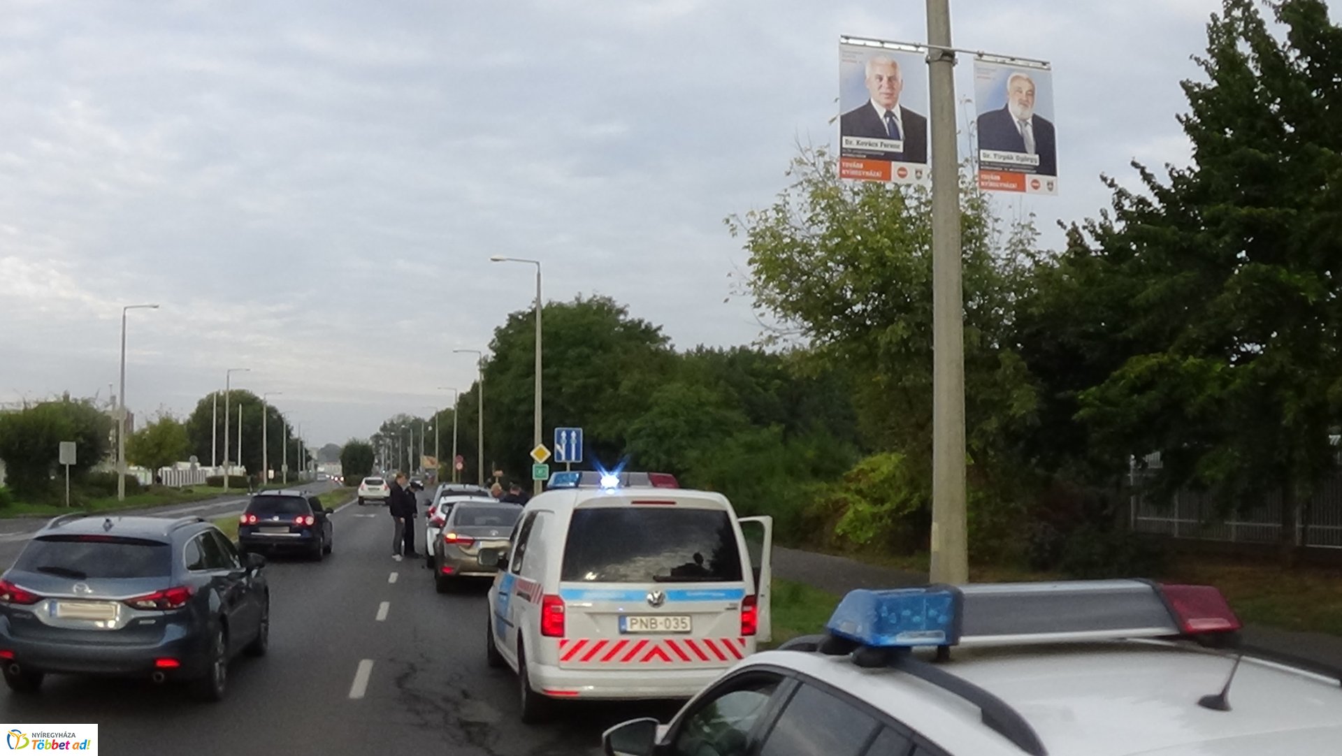 Hármas ráfutásos baleset történt a 41-es főútvonalon