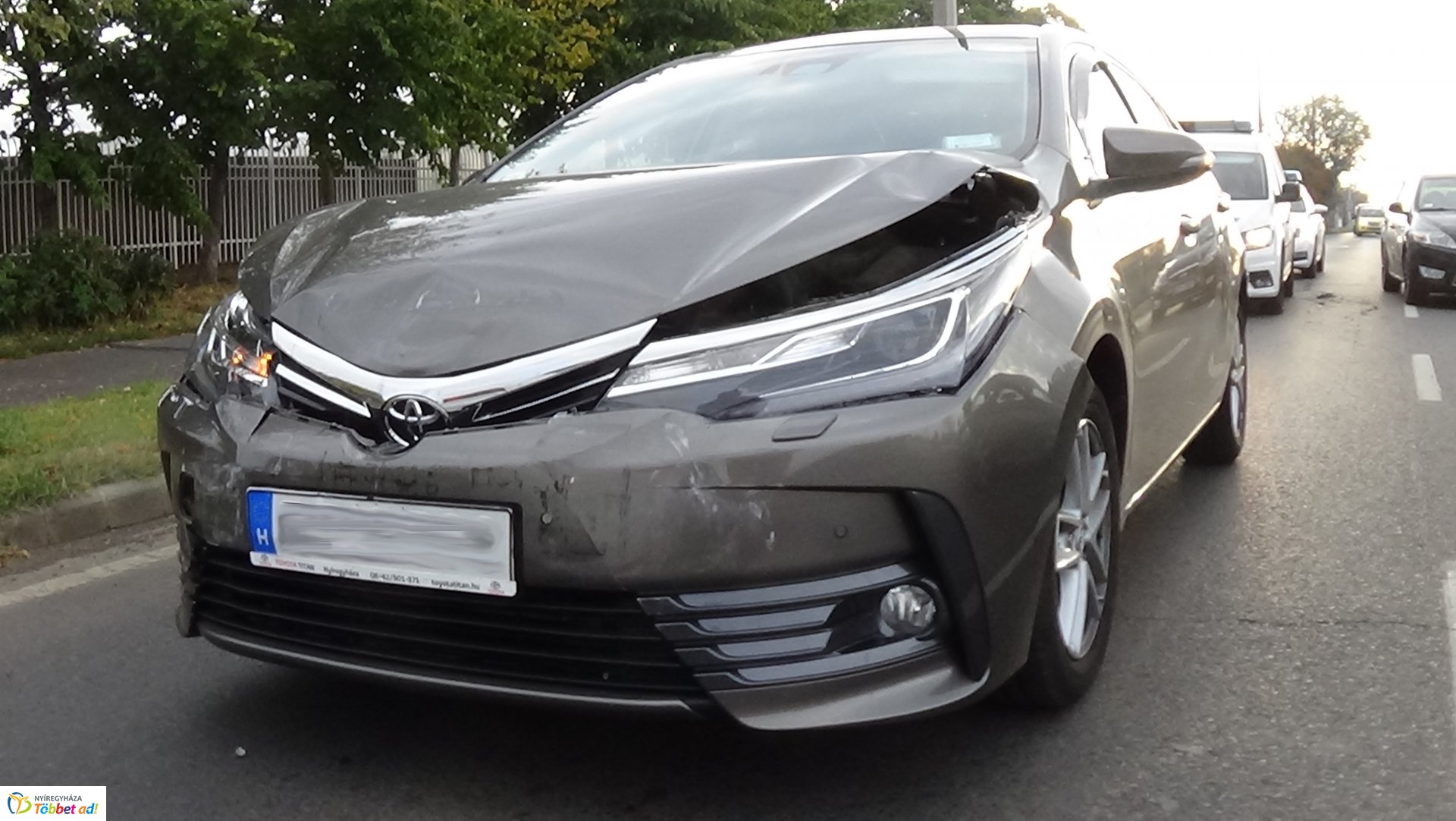 Hármas ráfutásos baleset történt a 41-es főútvonalon