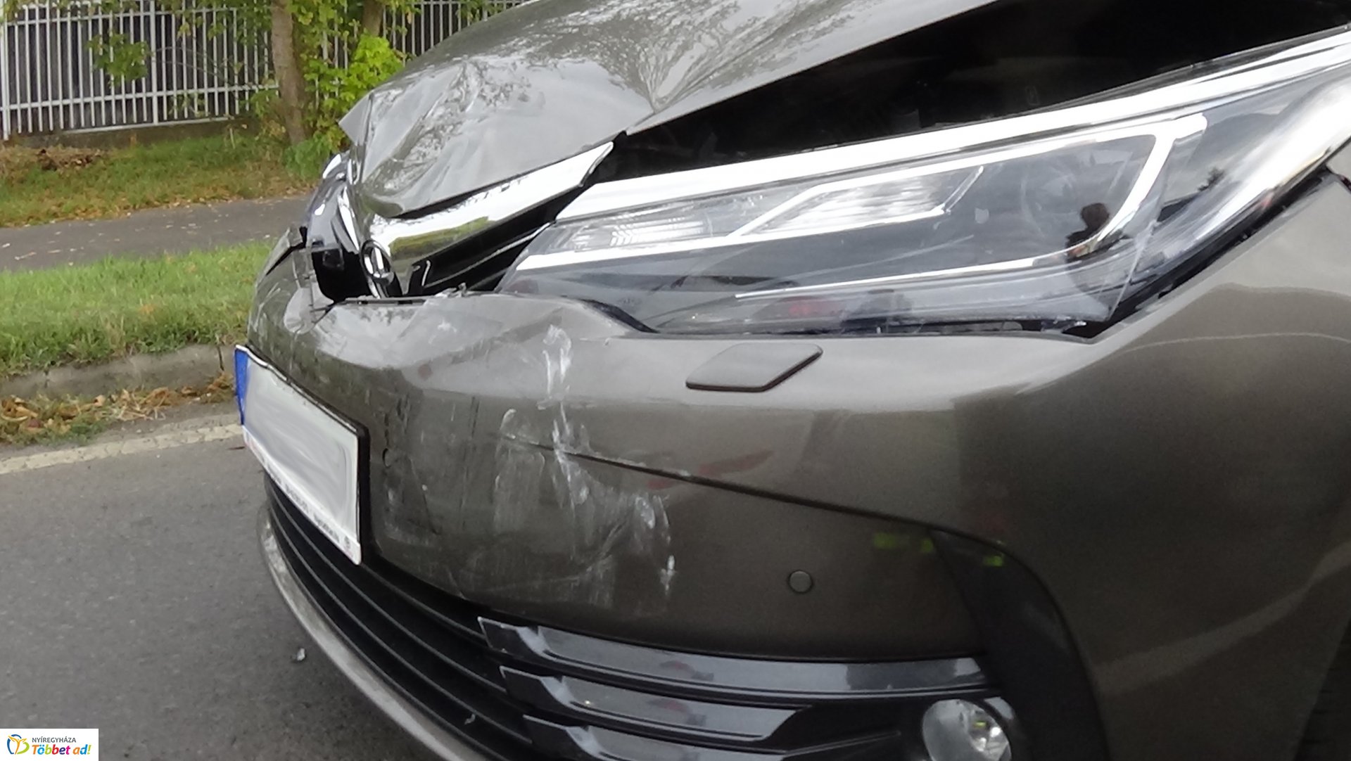 Hármas ráfutásos baleset történt a 41-es főútvonalon