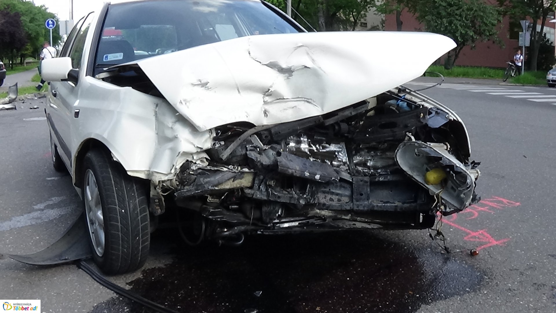 Három személy kórházban