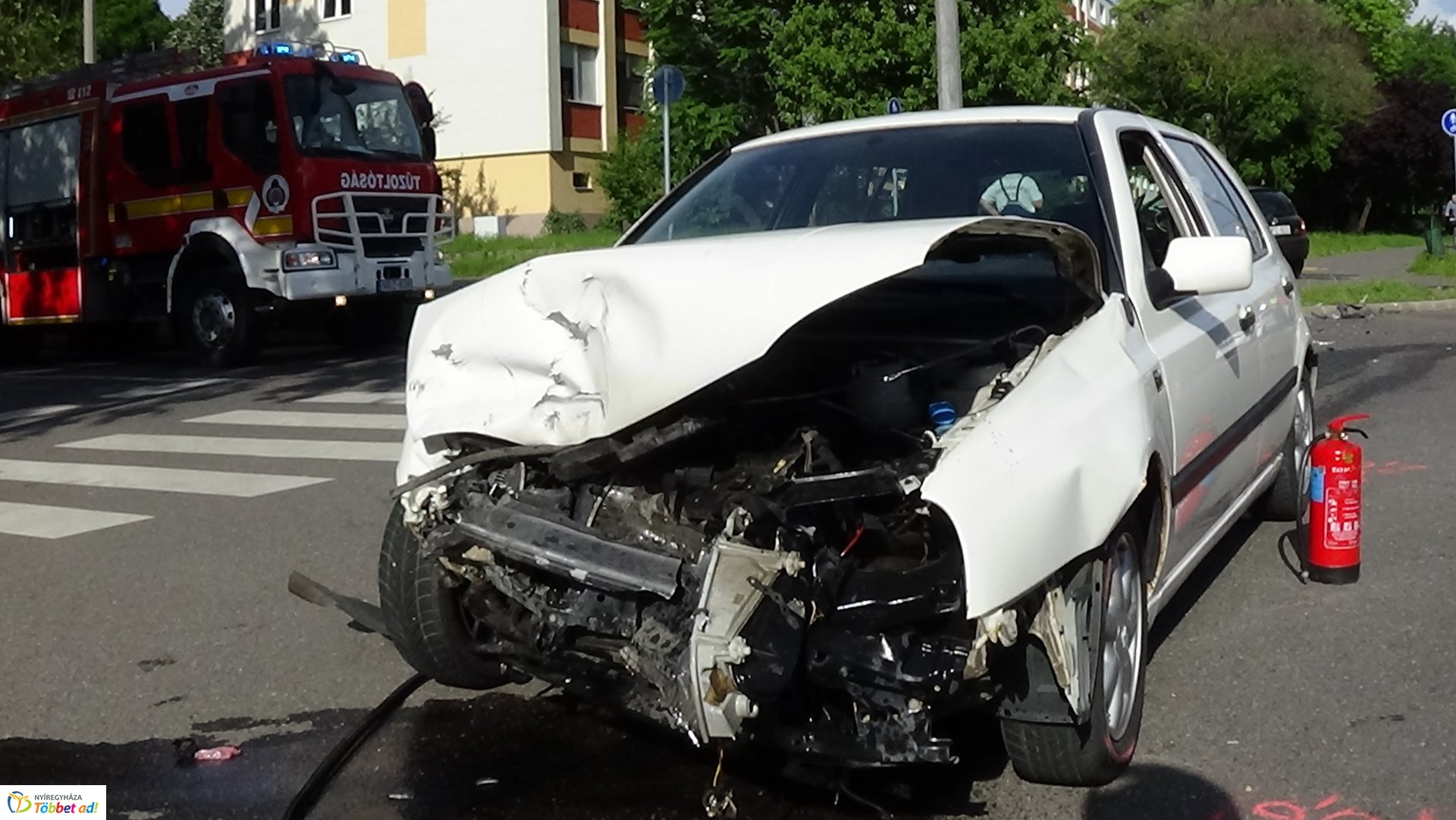 Három személy kórházban