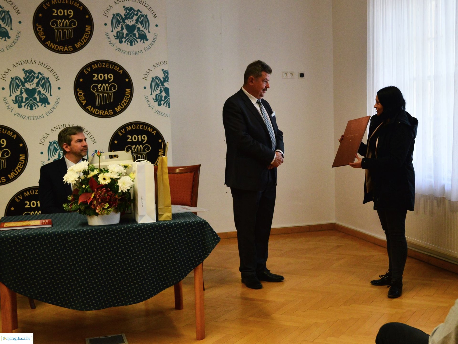 „Hat évtized a régióban” – Ünnepi kötet dr. Rémiás Tibor 60. születésnapjára