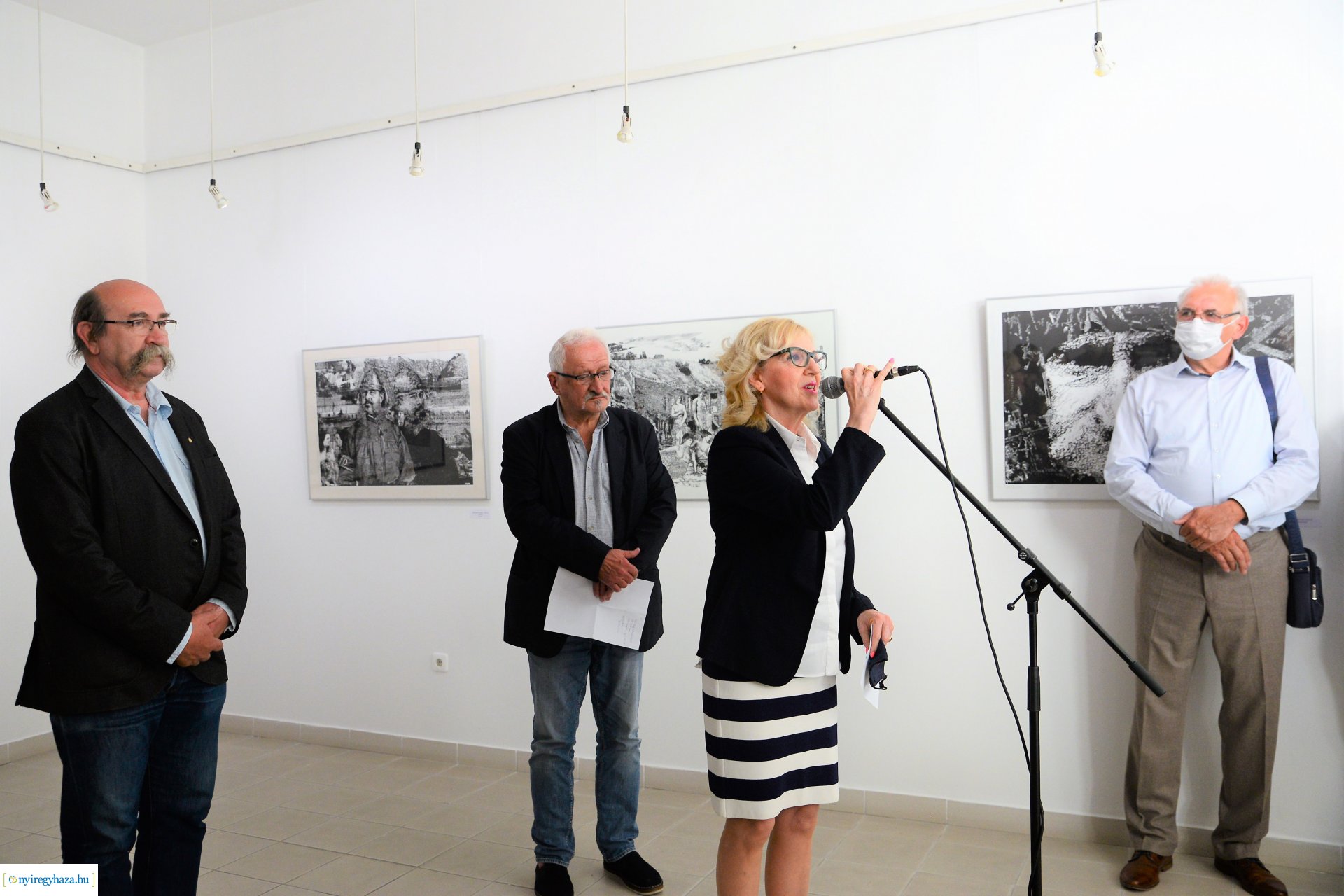 Hatvanon innen és túl - Szepessy Béla grafikusművész kiállításának megnyitója