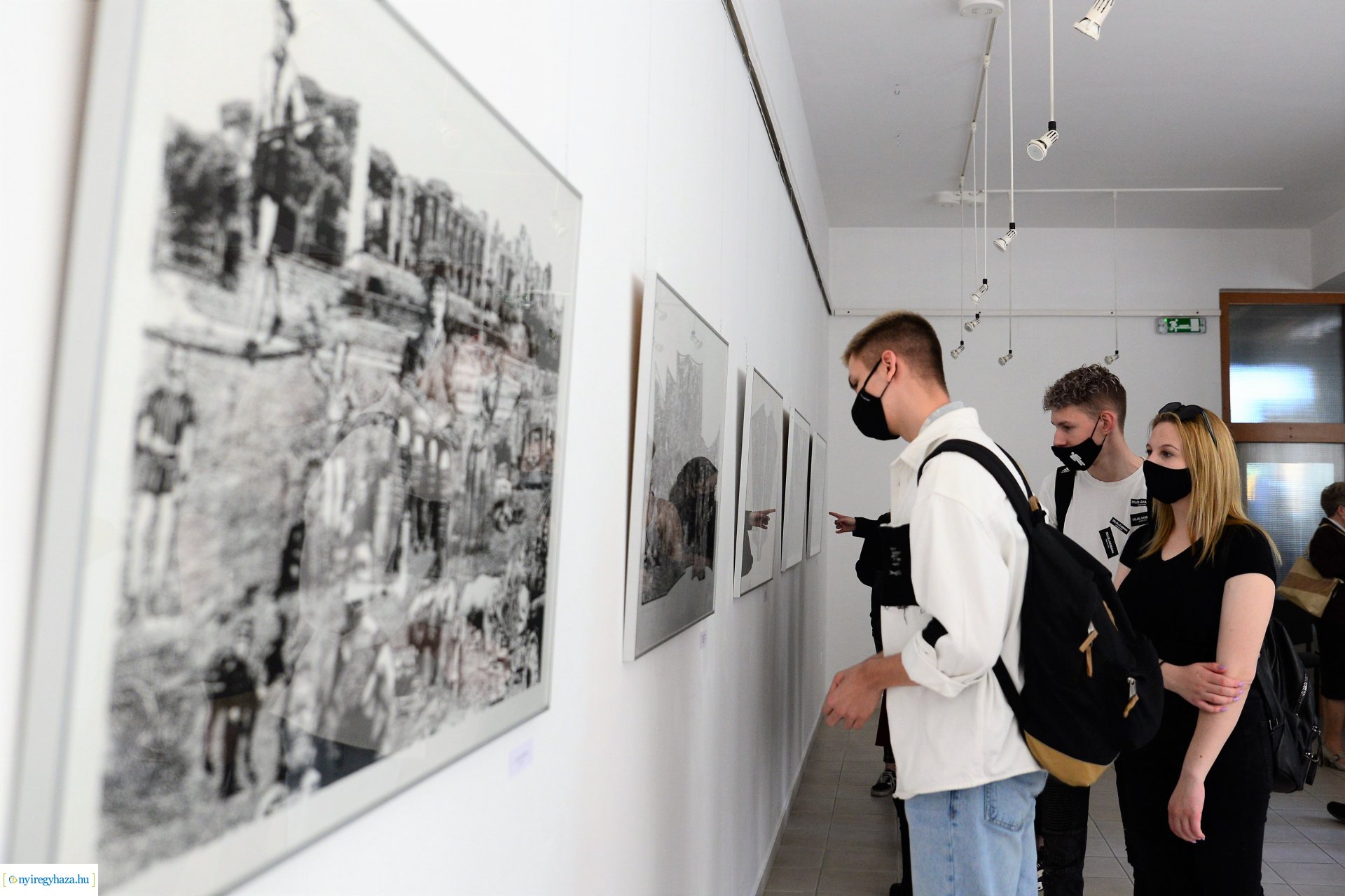 Hatvanon innen és túl - Szepessy Béla grafikusművész kiállításának megnyitója