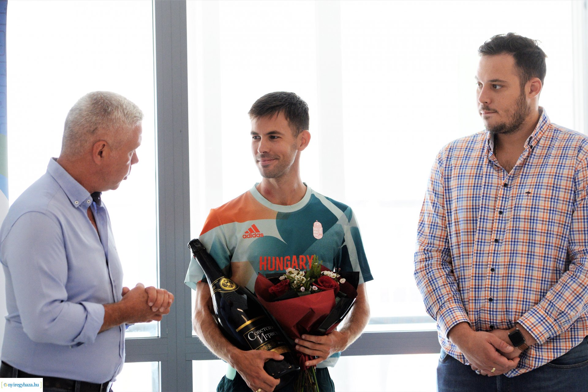 Hazaérkezett Helebrandt Máté Tokióból