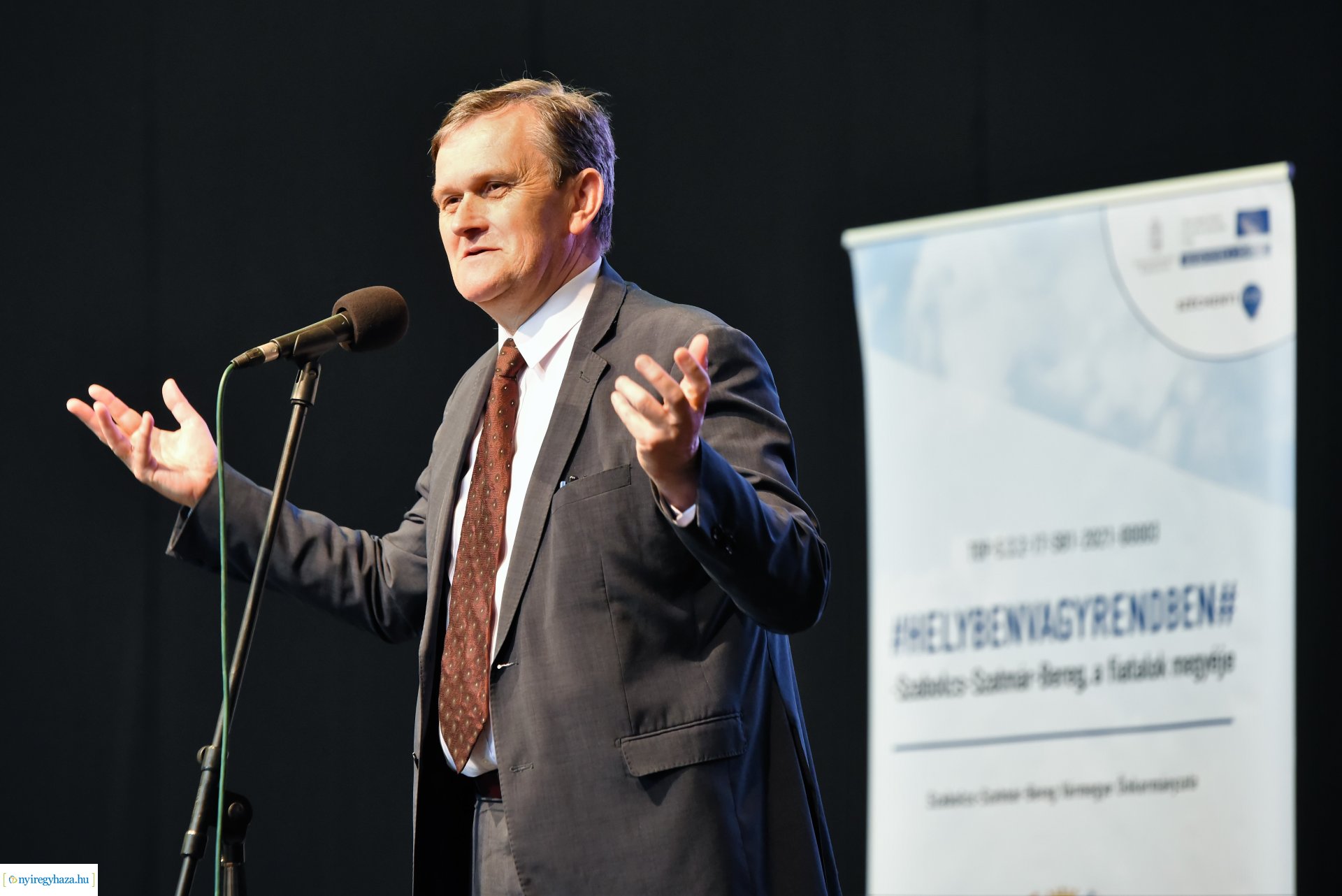 Helyben? Rendben! -  projektbemutató, szakmai konferencia 