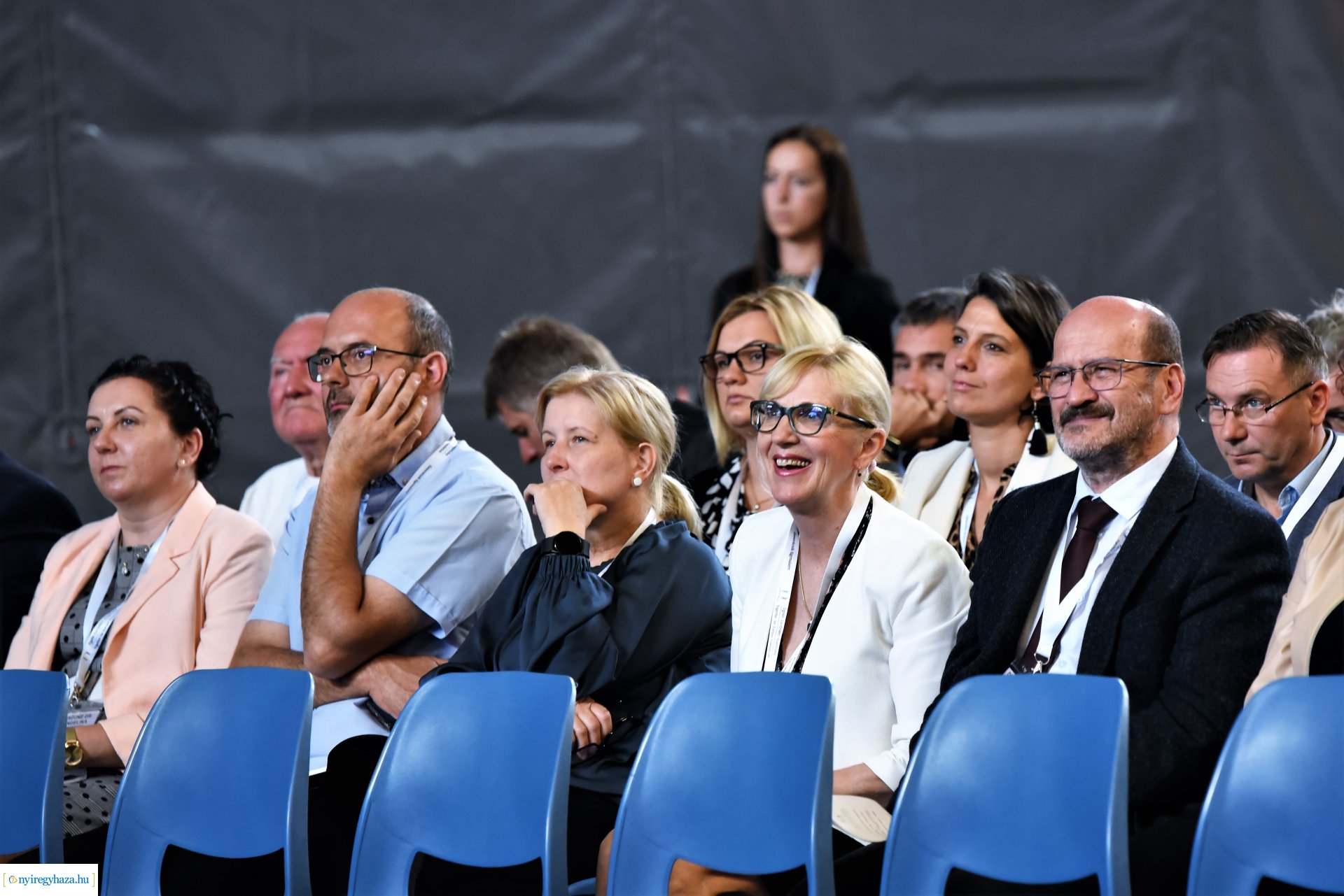 Helyben? Rendben! -  projektbemutató, szakmai konferencia 
