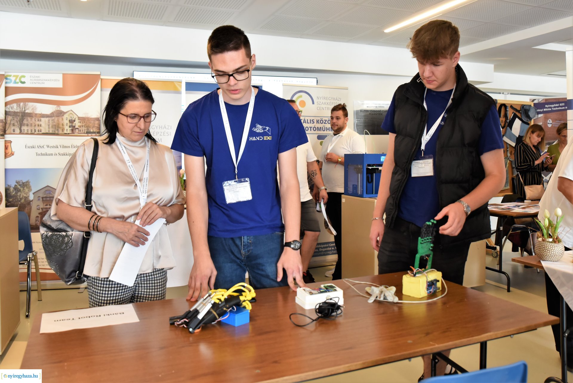 Helyben? Rendben! -  projektbemutató, szakmai konferencia 