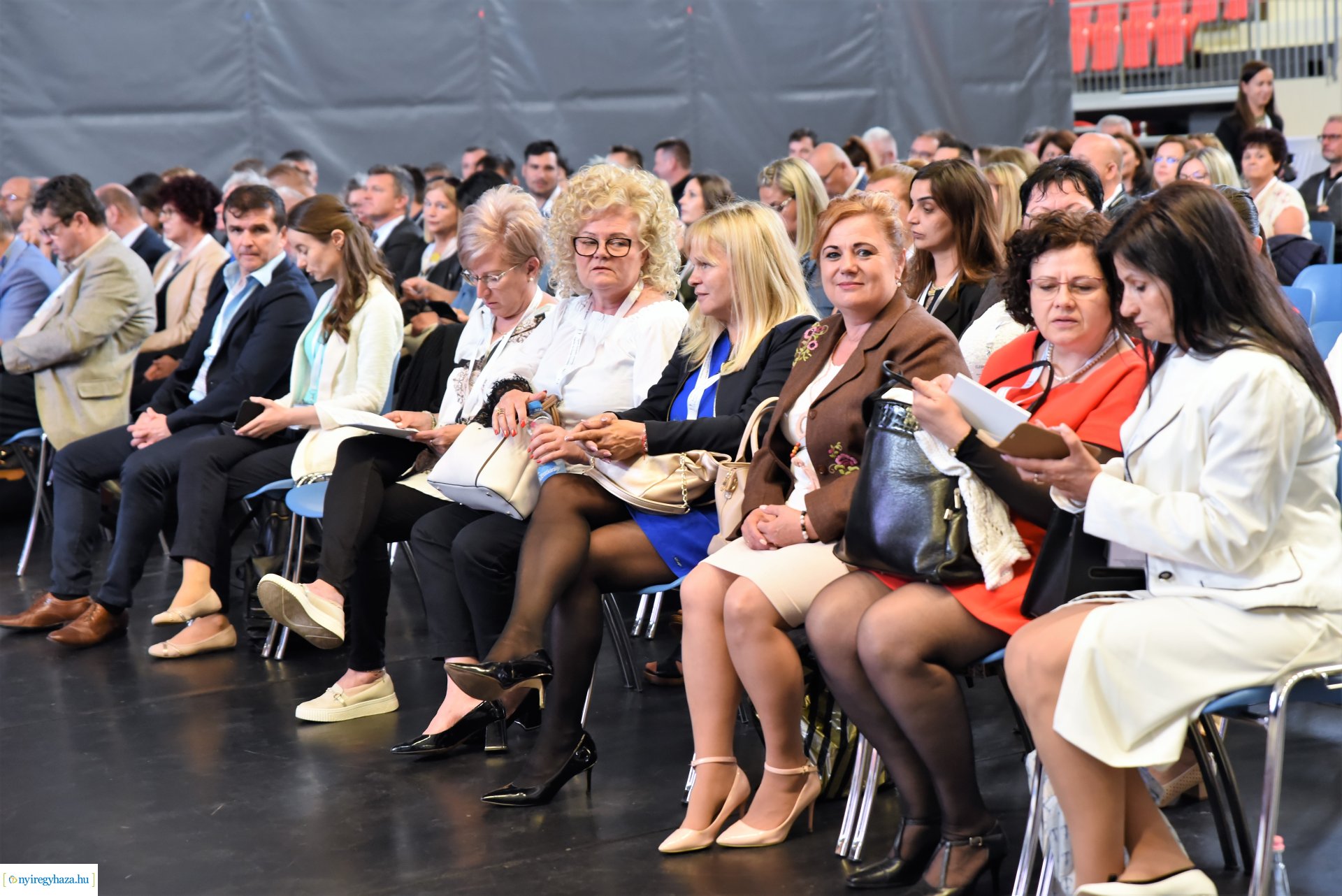 Helyben? Rendben! -  projektbemutató, szakmai konferencia 