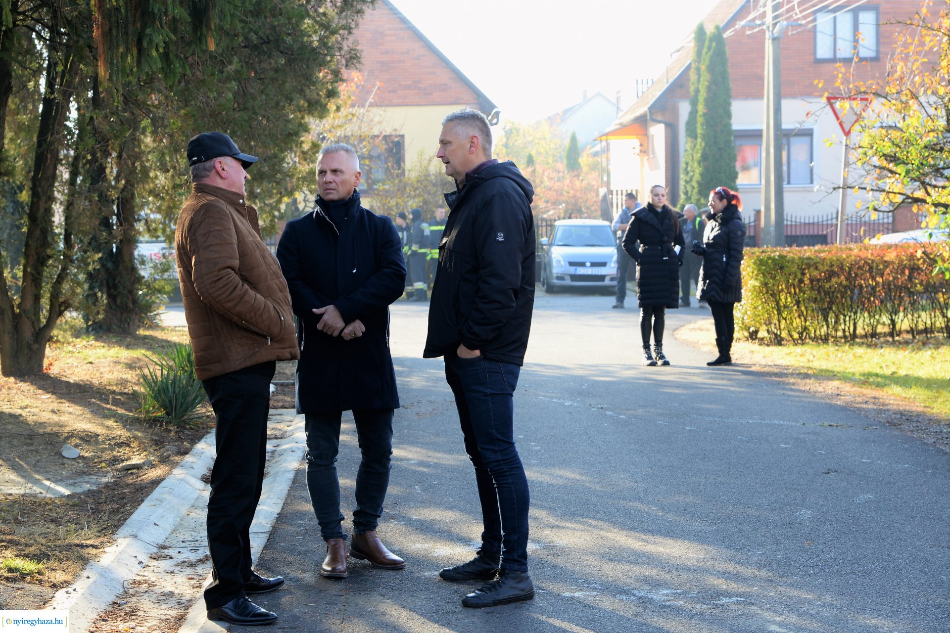 Helyére került a karácsonyfa a Kossuth téren