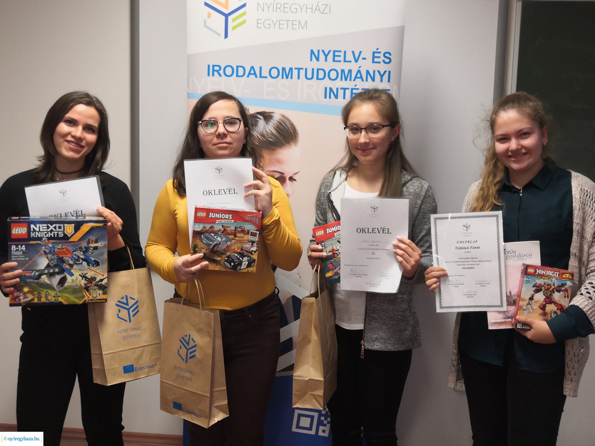 Helyesírásban versenyeztek a középiskolások az egyetemen