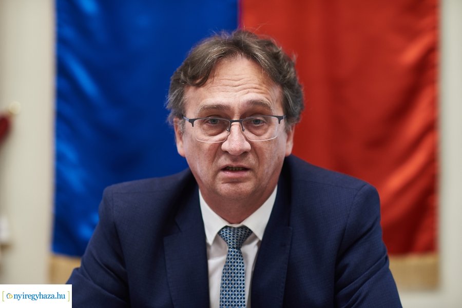 Helyi buszközlekedés fejlesztés - sajtótájékoztató