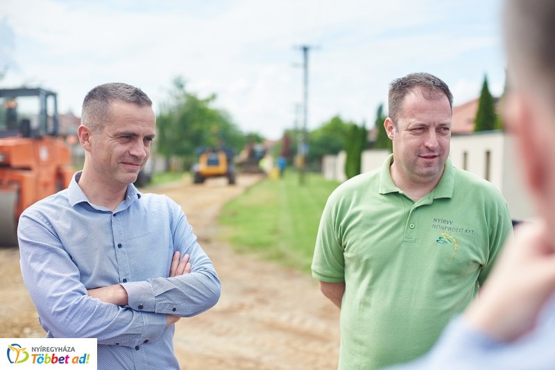 Helyszíni bejárás a Tenisz utcán