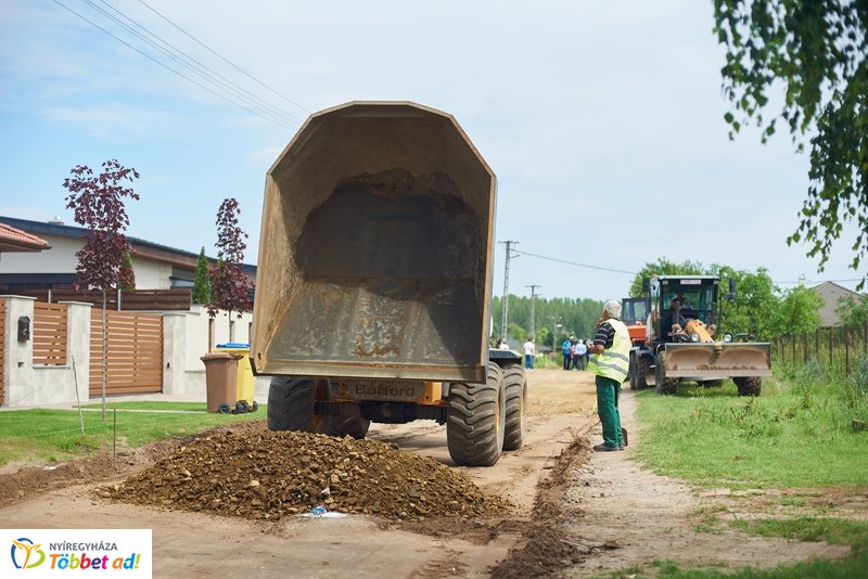 Helyszíni bejárás a Tenisz utcán