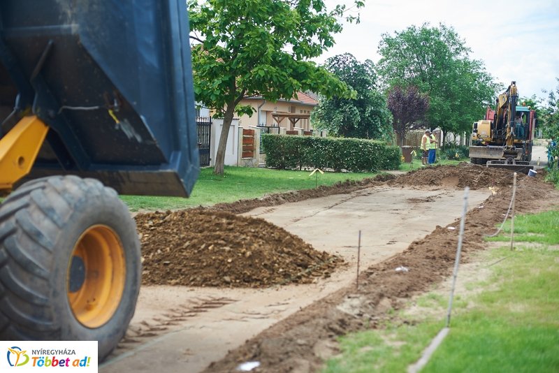 Helyszíni bejárás a Tenisz utcán