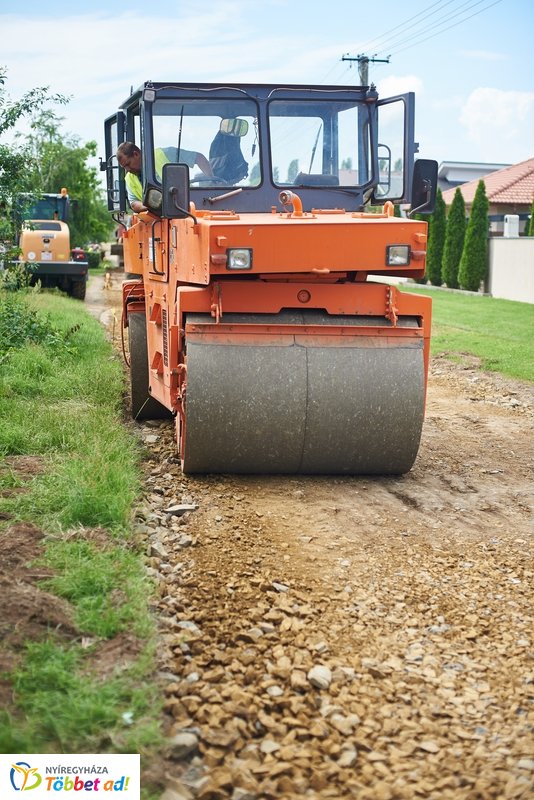 Helyszíni bejárás a Tenisz utcán