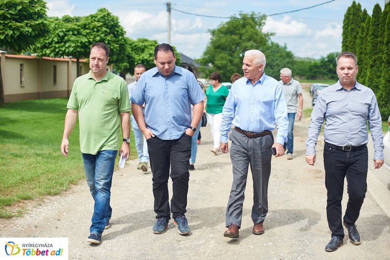 Helyszíni bejárás a Tenisz utcán