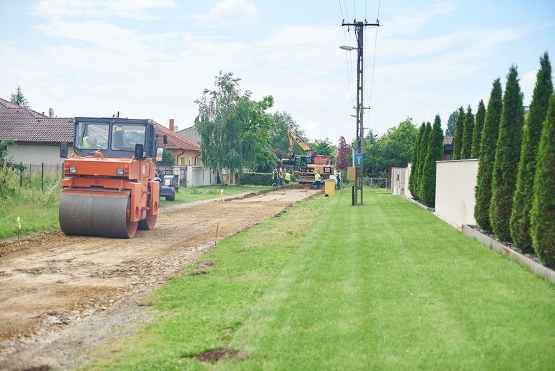 Helyszíni bejárás a Tenisz utcán