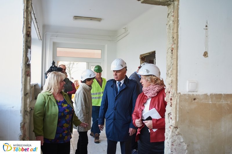 Helyszíni bejárás az Eszterlánc óvodában