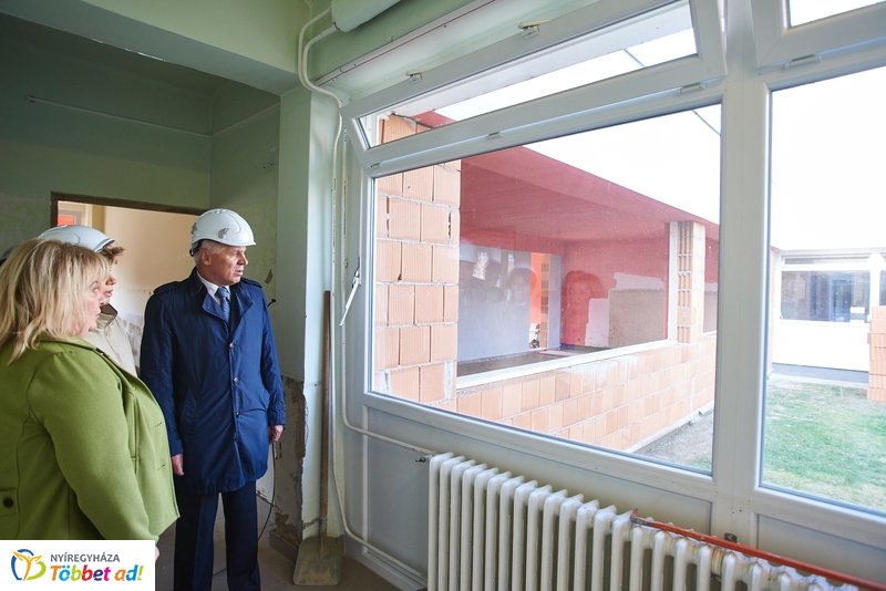 Helyszíni bejárás az Eszterlánc óvodában