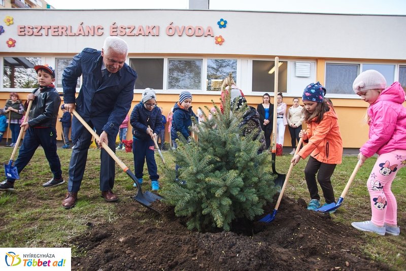 Helyszíni bejárás az Eszterlánc óvodában
