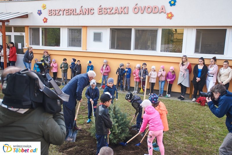 Helyszíni bejárás az Eszterlánc óvodában