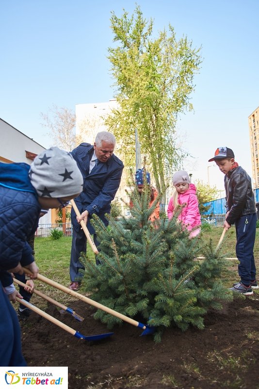 Helyszíni bejárás az Eszterlánc óvodában