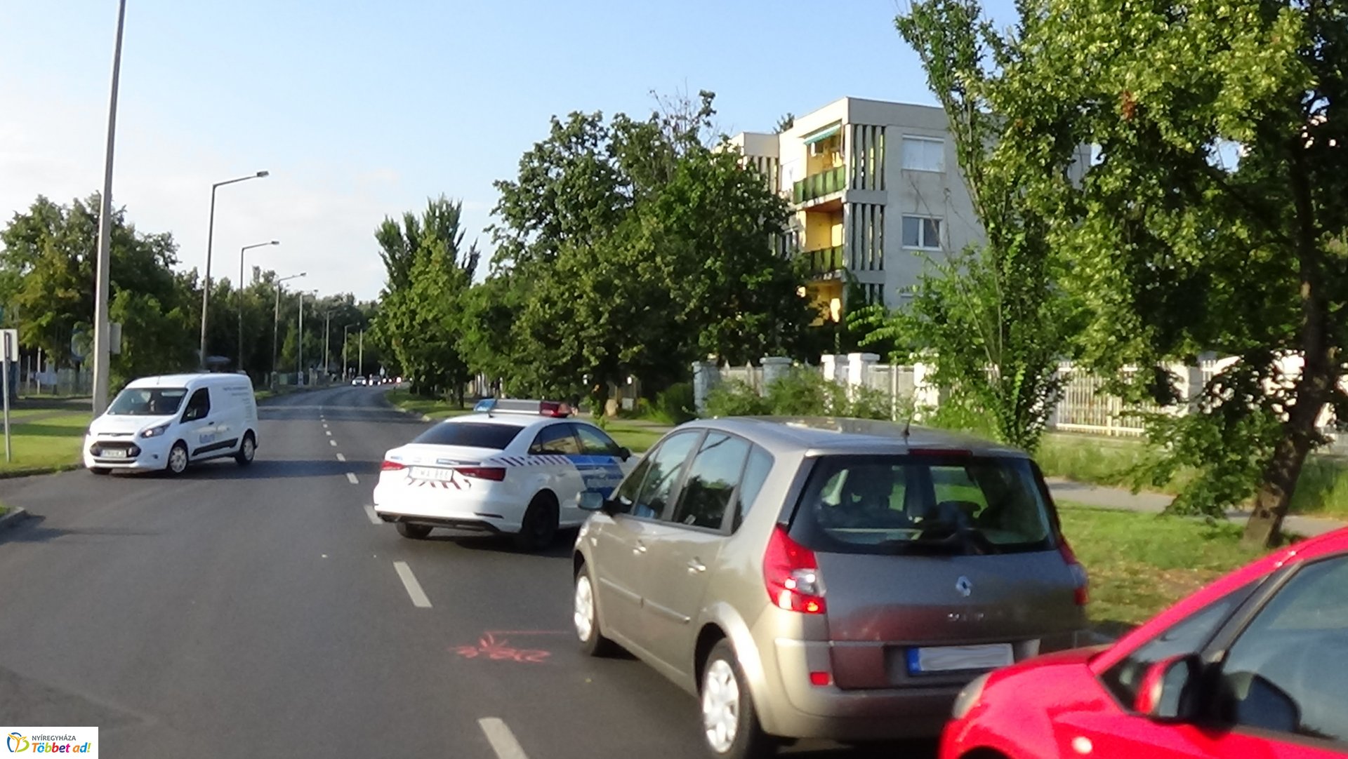 Helyszíni fotók a Sóstói úton történt tömeges karambolról