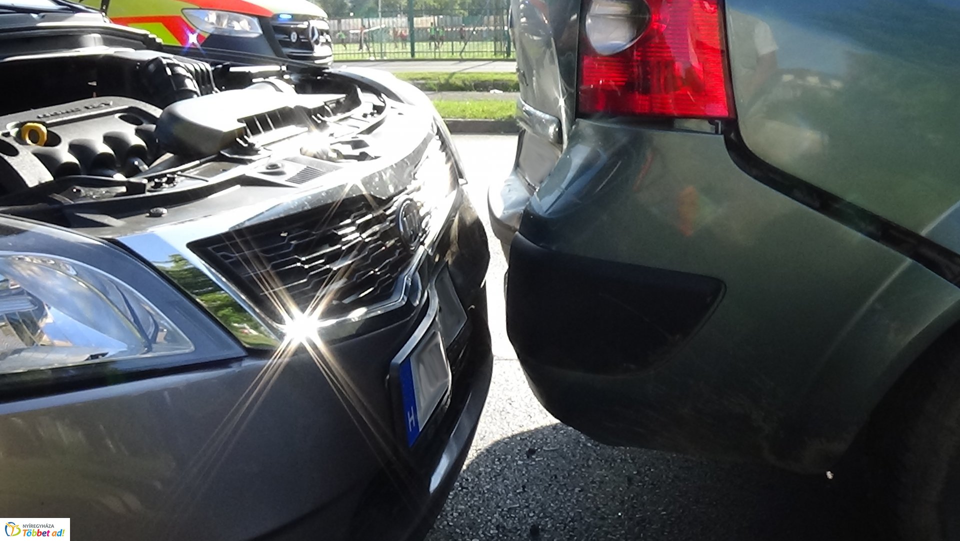 Helyszíni fotók a Sóstói úton történt tömeges karambolról